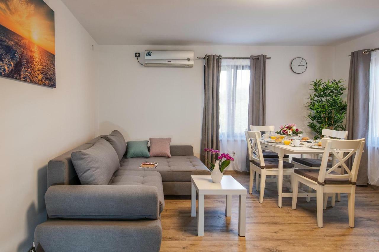 PUY Apartments Lovric מראה חיצוני תמונה