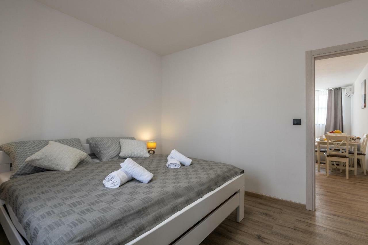 PUY Apartments Lovric מראה חיצוני תמונה