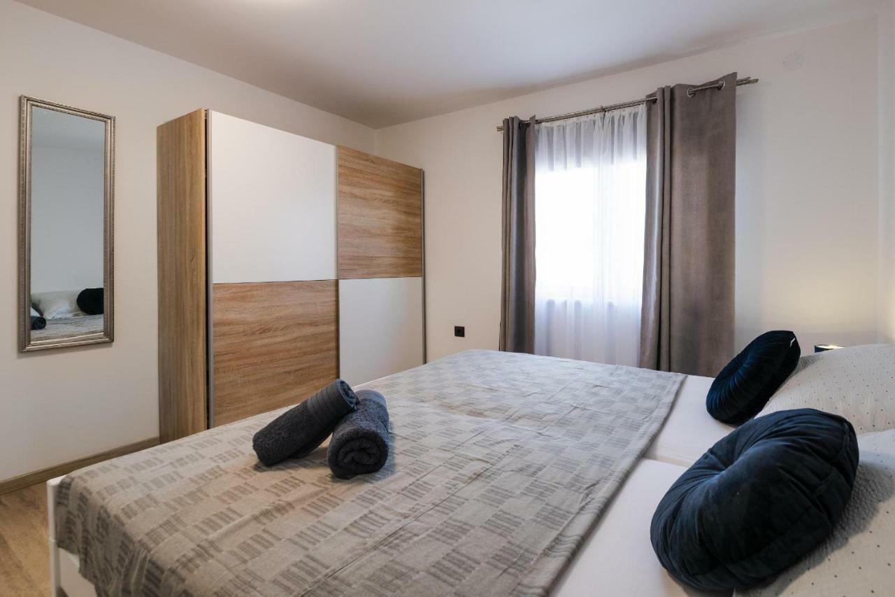 PUY Apartments Lovric מראה חיצוני תמונה