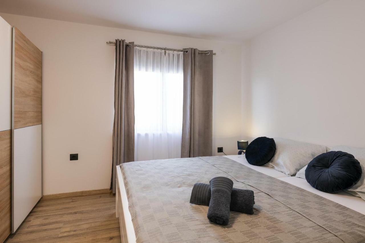 PUY Apartments Lovric מראה חיצוני תמונה