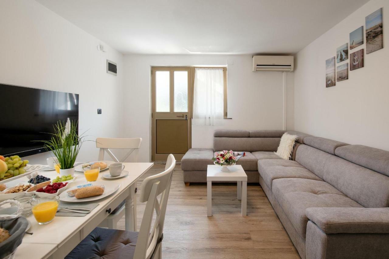 PUY Apartments Lovric מראה חיצוני תמונה