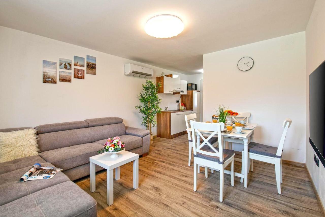 PUY Apartments Lovric מראה חיצוני תמונה